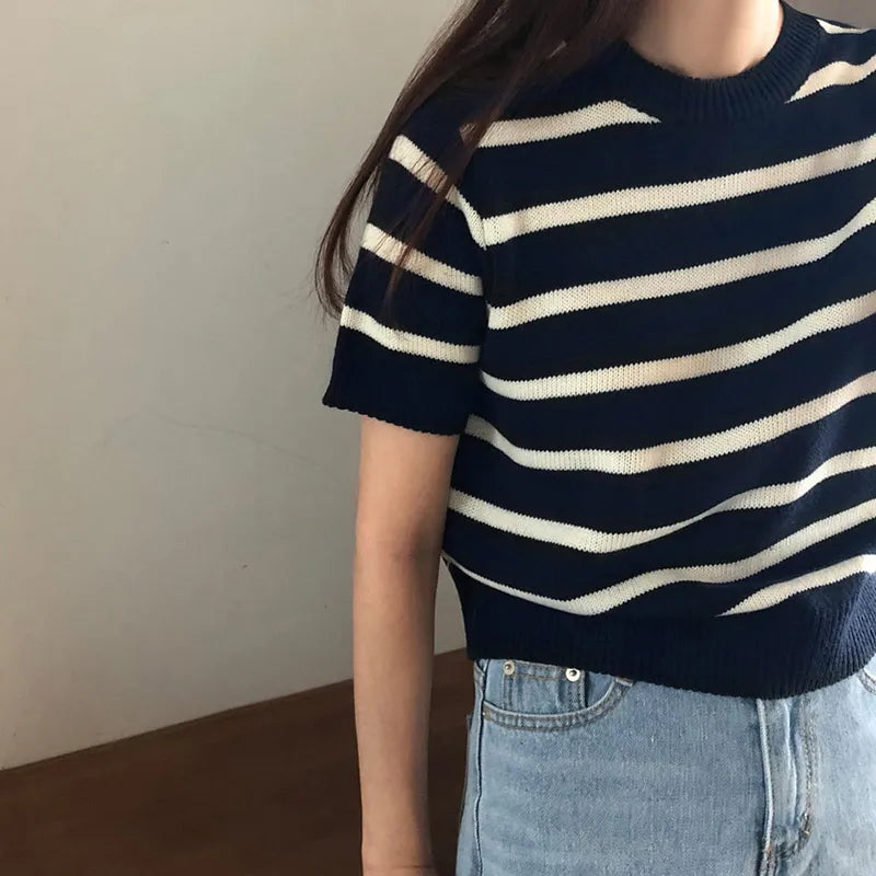 Black Striped Simple Knit Short Sleeved T-shirt