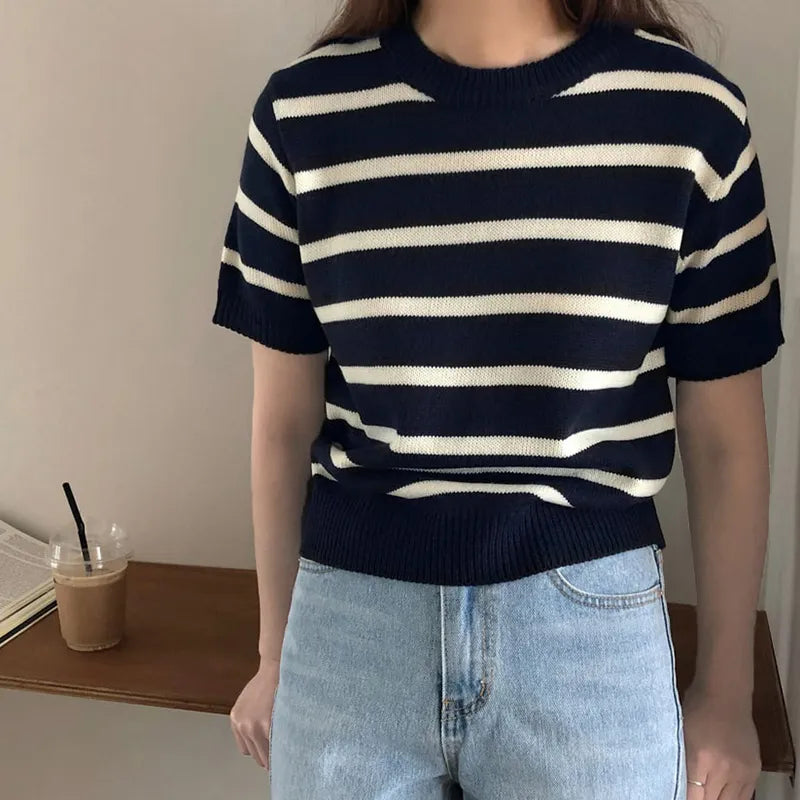 Black Striped Simple Knit Short Sleeved T-shirt